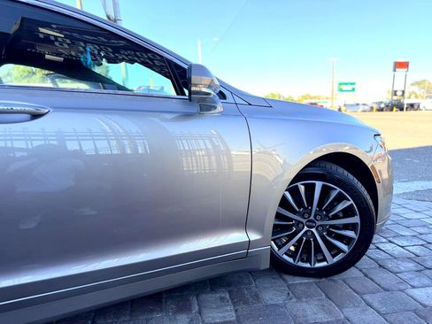 Used 2019 Lincoln MKZ Premiere image 9