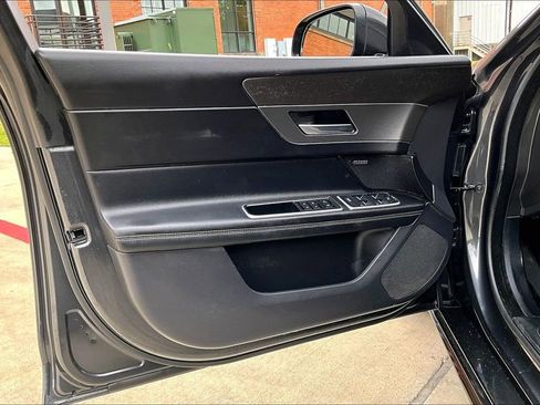 Used 2018 Jaguar XF S AWD/4WD image 25