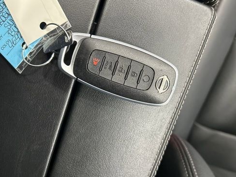 Used 2023 Nissan Rogue SL image 25