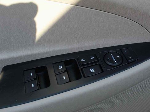 Used 2017 Hyundai Tucson SE image 12