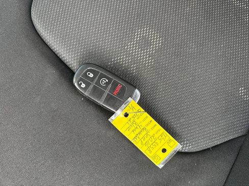 Used 2016 Jeep Renegade Sport w/ Power & Air Group image 33