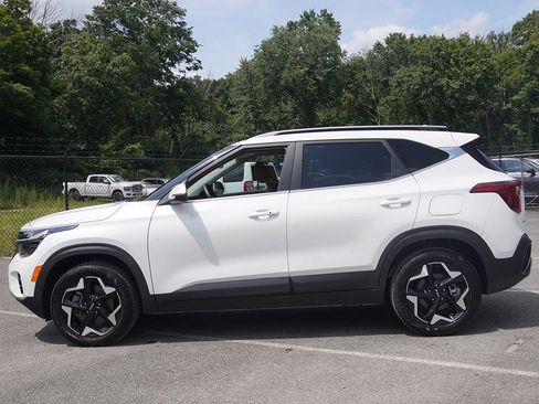 Used 2024 Kia Seltos EX AWD/4WD image 16