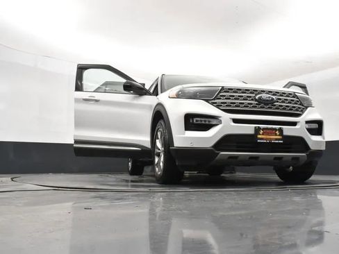 Used 2022 Ford Explorer Limited image 11
