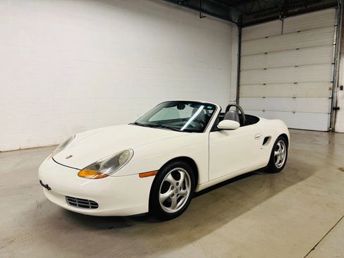 Used 2000 Porsche Boxster RWD image 2