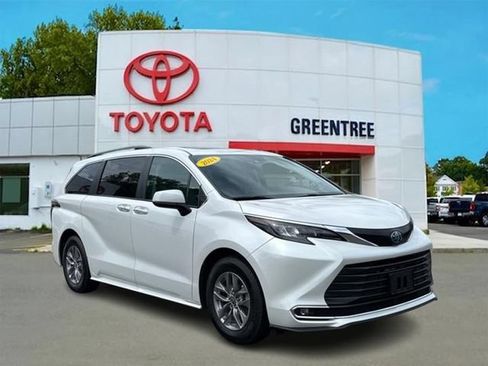 Certified 2024 Toyota Sienna XLE w/ XLE Plus Package AWD/4WD image 1