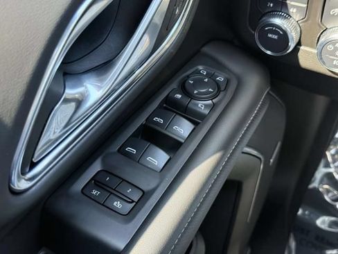 Used 2024 GMC Yukon SLT w/ SLT Premium Package AWD/4WD image 20