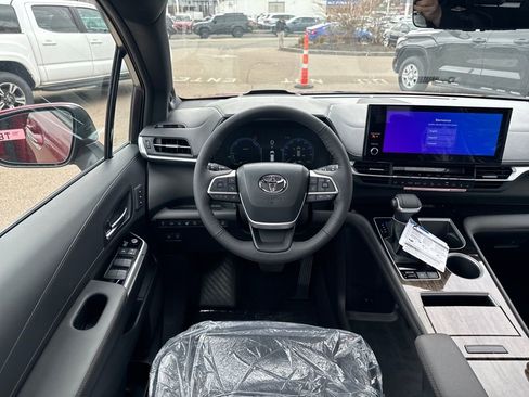 New 2026 Toyota Sienna Platinum AWD/4WD image 13