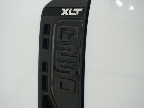 Used 2024 Ford F250 XLT w/ XLT Premium Package AWD/4WD image 7