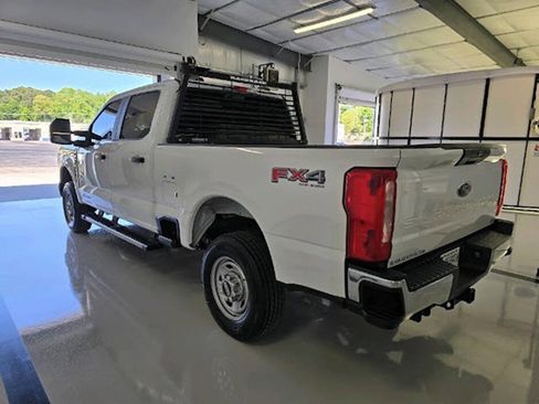 Used 2023 Ford F250 XL w/ FX4 Off-Road Package image 5