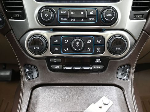 Used 2015 Chevrolet Suburban LTZ AWD/4WD image 35