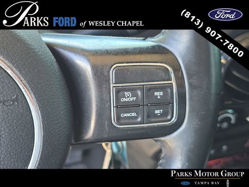 Used 2017 Jeep Wrangler Unlimited Rubicon AWD/4WD image 28