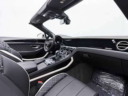 Used 2024 Bentley Continental GT Speed image 47