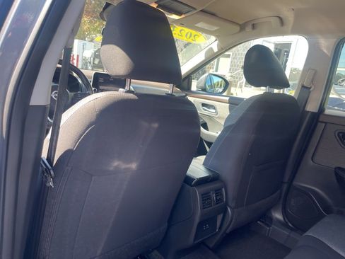 Certified 2023 Nissan Rogue SV image 16