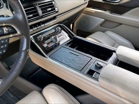 Used 2022 Lincoln Navigator L Reserve AWD/4WD image 13