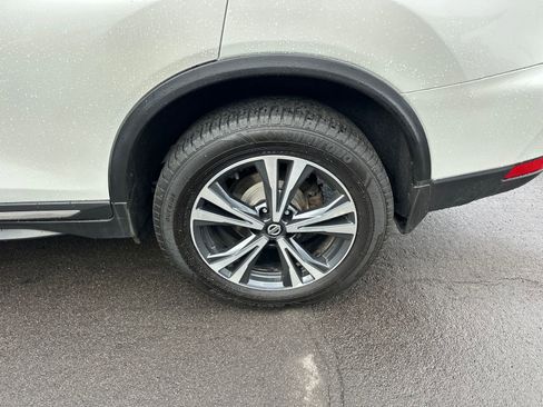 Used 2018 Nissan Rogue SL image 16