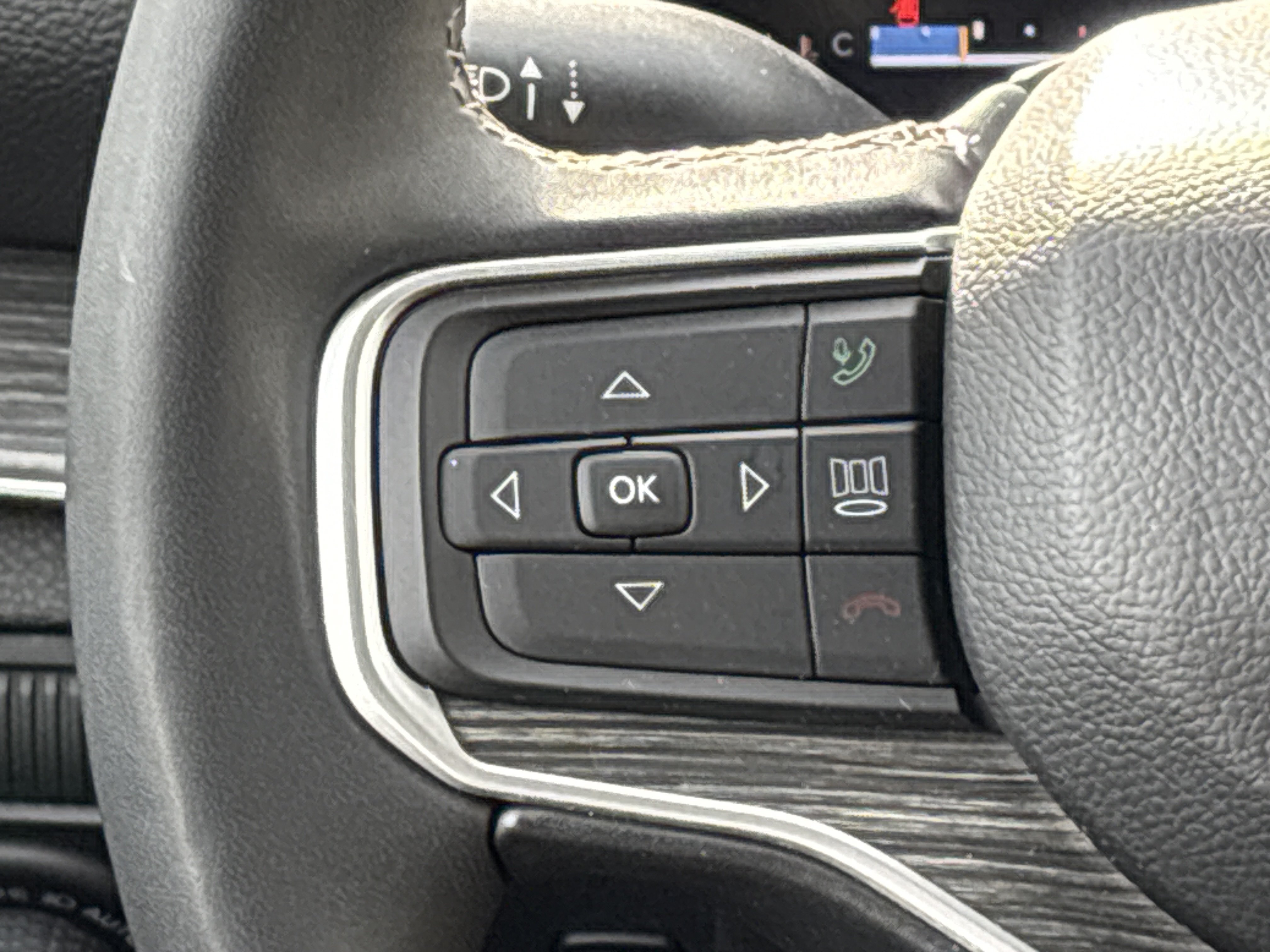 Used 2024 Jeep Wagoneer L Series II AWD/4WD image 21