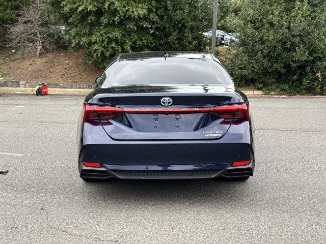 Used 2021 Toyota Avalon Limited w/ Advanced Safety Package FWD image 3