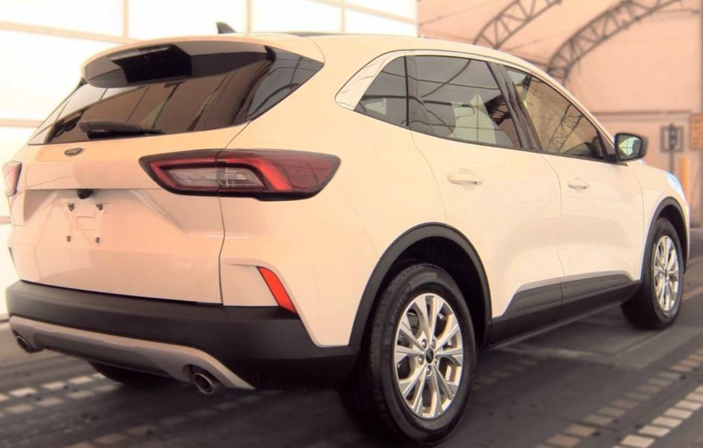 Used 2023 Ford Escape Active FWD image 3