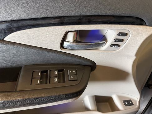 Used 2019 Honda Pilot Touring image 19