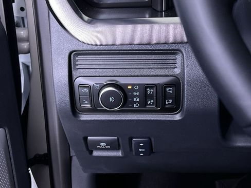 New 2026 Ford F250 Platinum image 28