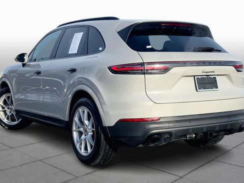 Used 2022 Porsche Cayenne Platinum Edition image 11