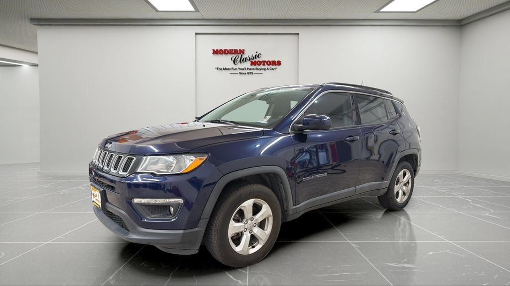 Used 2018 Jeep Compass Latitude w/ Popular Equipment Group AWD/4WD image 1