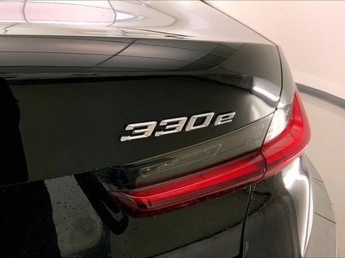 Used 2022 BMW 330e xDrive w/ Premium Package AWD/4WD image 30