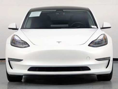 Used 2023 Tesla Model 3 Standard Range image 7