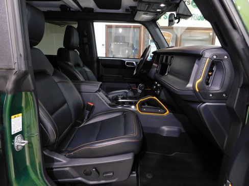 Used 2024 Ford Bronco Badlands image 95