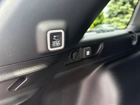 Used 2025 Jeep Grand Cherokee Limited AWD/4WD image 48
