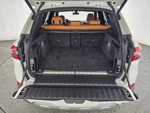 Used 2023 BMW X5 xDrive45e image 14