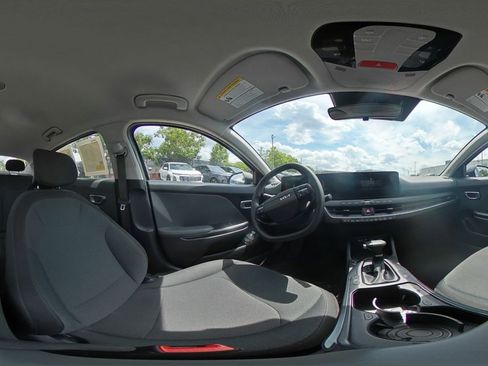 Used 2025 Kia K4 FWD image 37