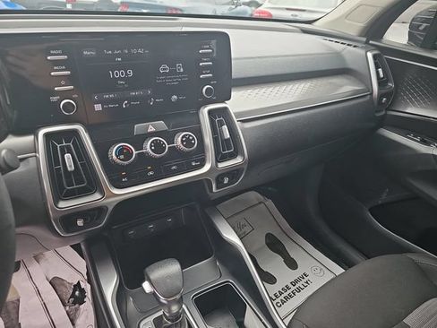 Used 2022 Kia Sorento LX FWD image 22