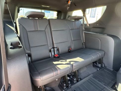 New 2026 Chevrolet Suburban RST image 9