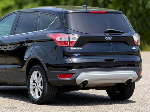 Used 2017 Ford Escape SE AWD/4WD image 16