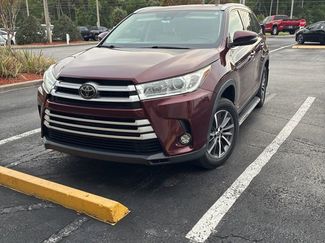 Used 2019 Toyota Highlander XLE video 1