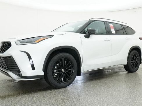 New 2026 Toyota Highlander XSE image 15