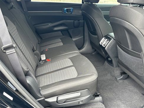 New 2026 Kia Sorento LX image 13