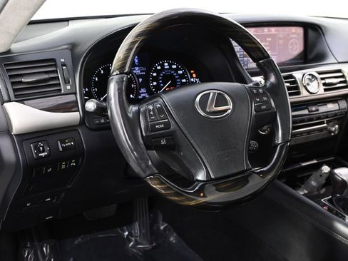 Used 2013 Lexus LS 460 AWD w/ Comfort Pkg image 11
