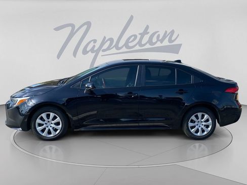 Used 2025 Toyota Corolla LE FWD image 4