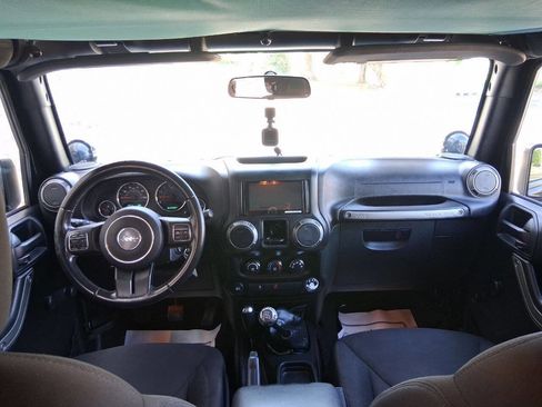 Used 2015 Jeep Wrangler Unlimited Sport AWD/4WD image 14