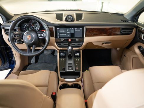 Certified 2023 Porsche Macan AWD/4WD image 25