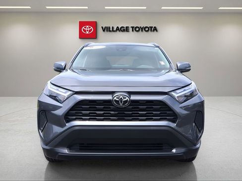 Certified 2022 Toyota RAV4 XLE w/ Convenience Package FWD image 8
