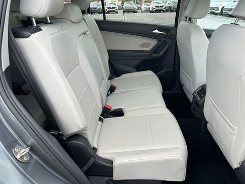 Used 2018 Volkswagen Tiguan SE FWD image 26