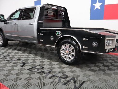Used 2024 Chevrolet Silverado 2500 High Country w/ High Country Premium Package AWD/4WD image 10