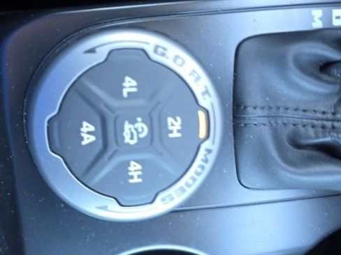 Used 2025 Ford Bronco 4-Door w/ Sasquatch Package image 19