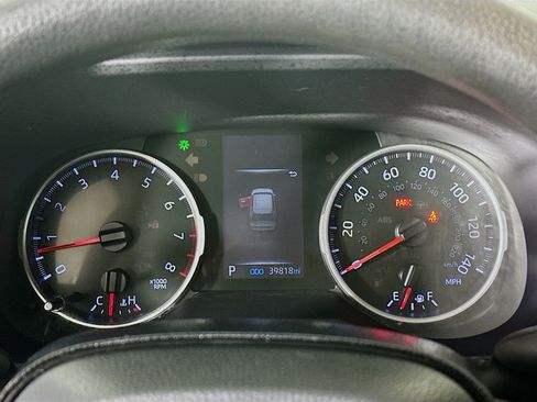 Used 2021 Toyota RAV4 XLE FWD image 19