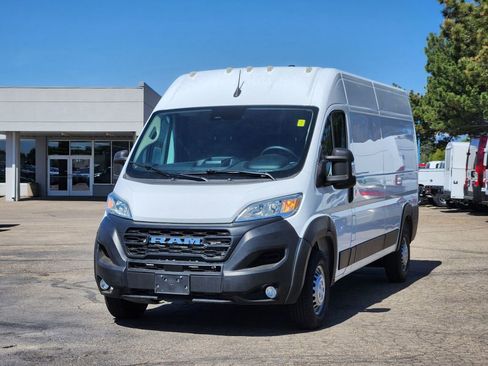 Used 2025 RAM ProMaster 2500 w/ Convenience Group FWD image 4