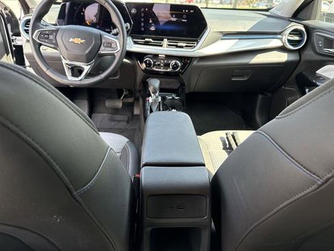 Used 2024 Chevrolet Trax LT w/ Driver Confidence Package image 23