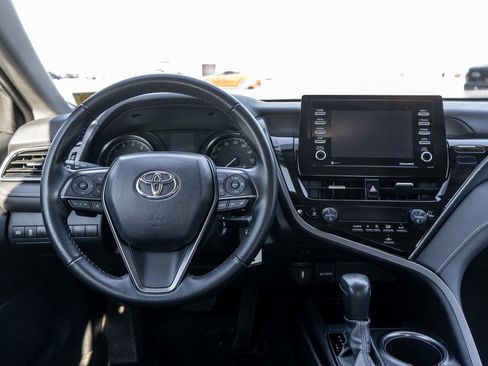Used 2024 Toyota Camry SE image 16